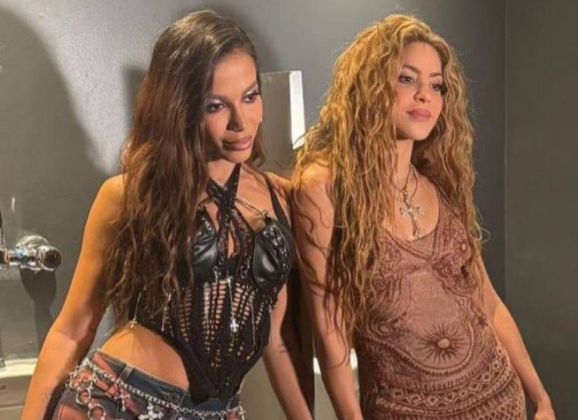 Fotografía publicada por Shakira junto a la brasileña Anitta