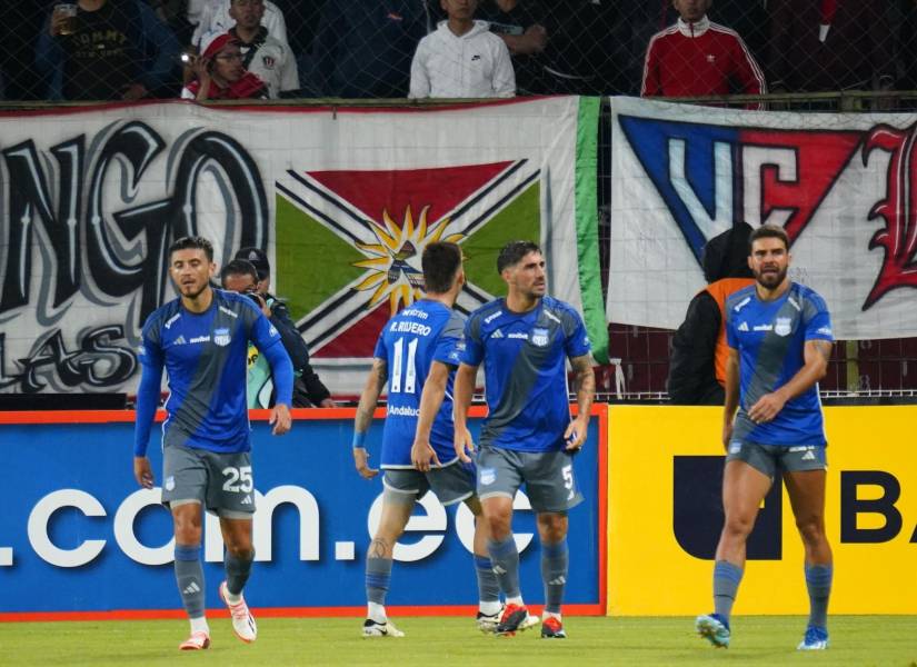 Emelec terminó el juego ante Liga de Quito con 10 jugadores y sin entrenador.
