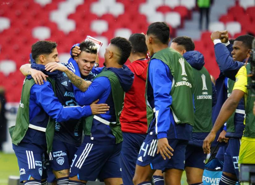 Junior celebrando el gol de Enamorado. (API)