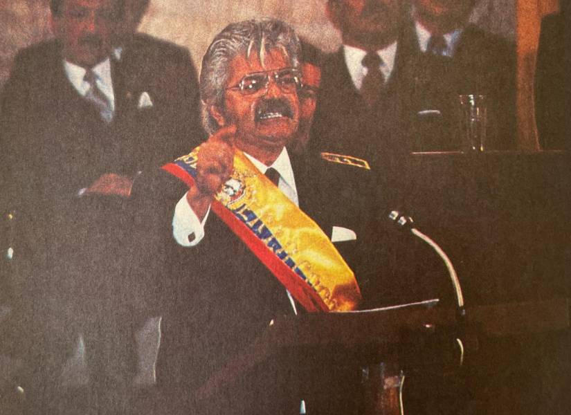 León Febres Cordero al momento de su posesión en el Congreso Nacional.