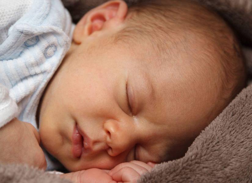 Imagen referencial: Los bebés son los que necesitan dormir más horas.