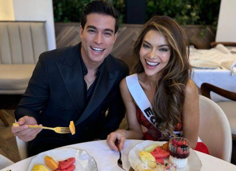 Fotografía publicada por el actor Danilo Carrera junto a la Miss Universo Ecuador, Mara Topic