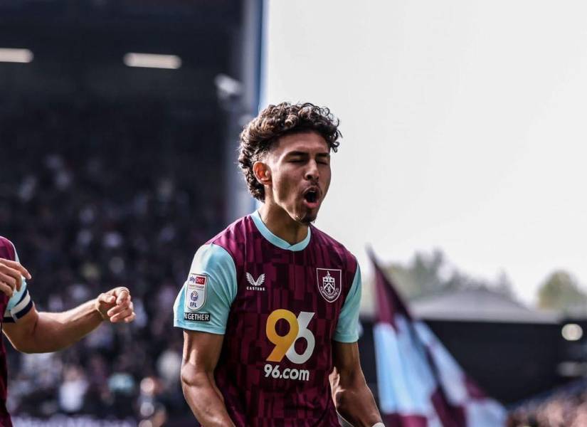 Jeremy Sarmiento suma tres partidos con el Burnley, pero ninguno como titular.