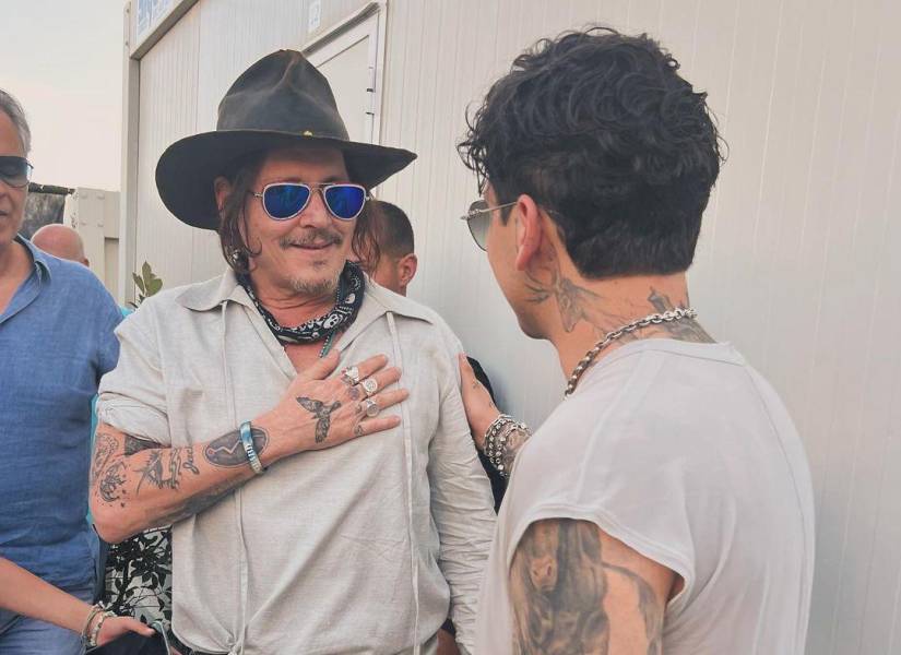 Christian Nodal junto a Johnny Depp en La Toscana