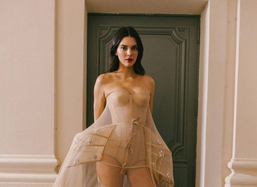 Imagen publicada por el maquillador ecuatoriano, en el que se ve el look compuesto a Kendall Jenner.