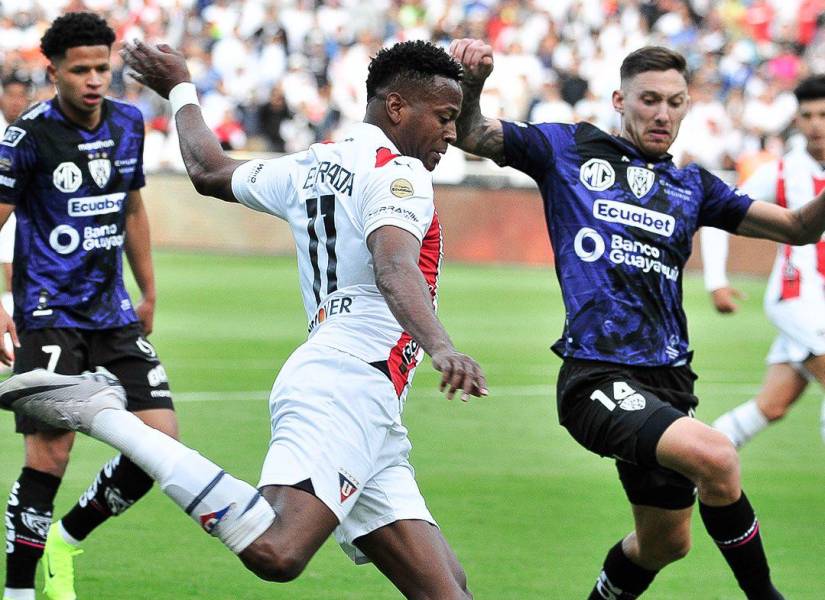 Michael Estrada en el partido entre Liga de Quito e Independiente del Valle