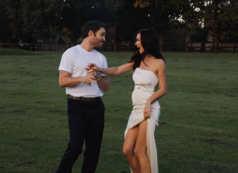 Imágenes compartidas por los futuros padres en redes sociales, Ed Westwick y Amy Jackson.