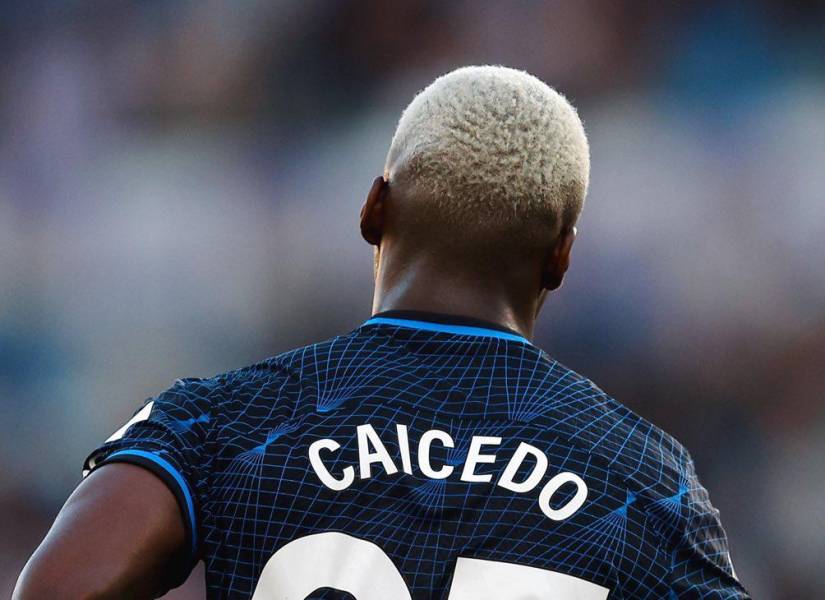 Moisés Caicedo con el Chelsea vencieron al Brighton y están en puestos de clasificar a competiciones europeas.