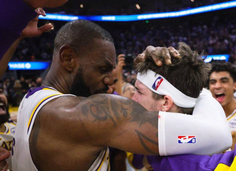 LeBron James y Los Lakers ganaron su partido en navidad.