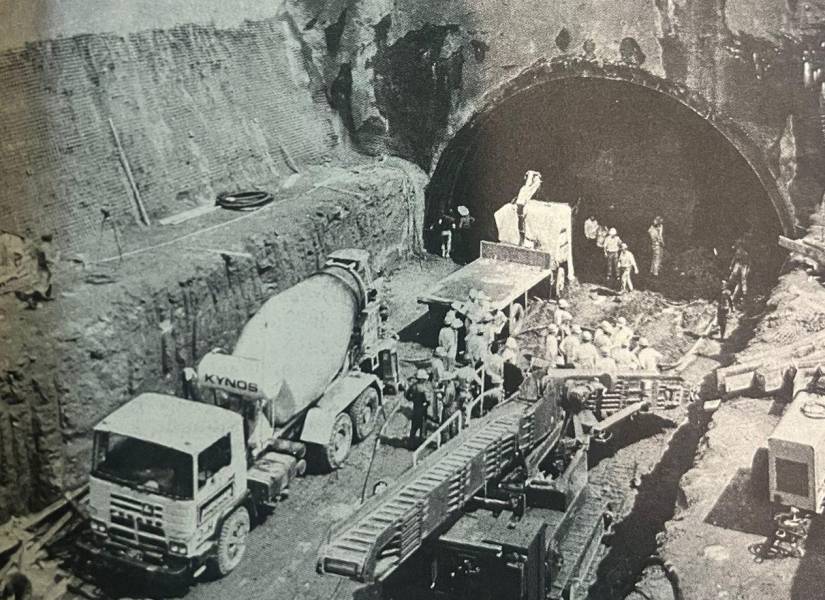 Fotografía durante la construcción de Paute en 1983.