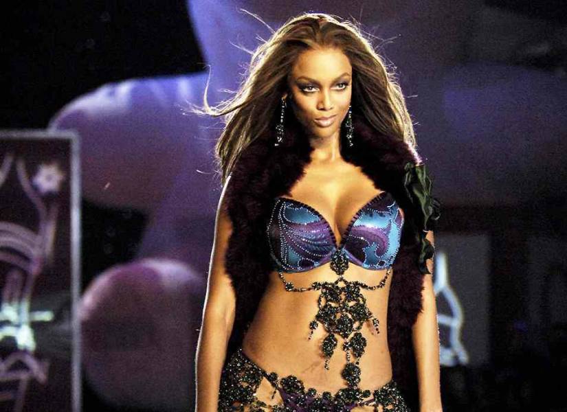 Tyra Banks en un Victoria's Secret Fashion Show.