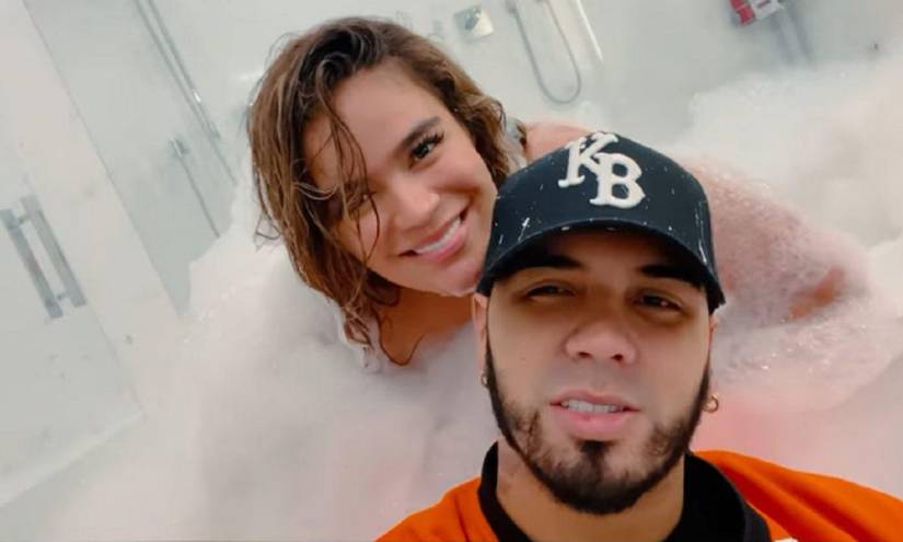 Imagen de archivo de Karol G y Anuel AA.