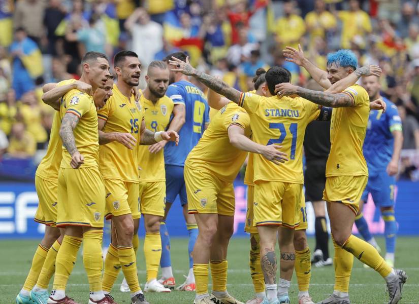 Rumania venció por 3-0 a Ucrania en el primer partido del grupo E.