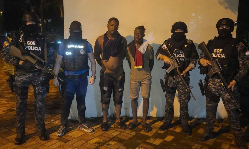 La Unase rescató a un taxista que fue secuestrado la noche del viernes y sus captores exigían 20.000 dólares, fue localizado en Socio Vivienda, al noroeste de Guayaquil, junto a dos personas más.