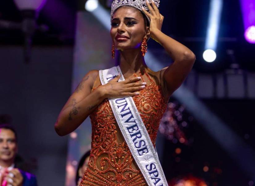 Imagen de Michelle Jiménez al ganar la corona de Miss España 2024.