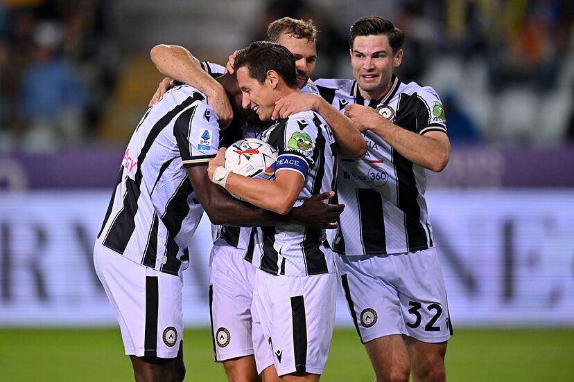 El Udinese, líder de la Serie A tras remontar al Parma