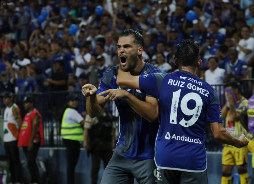 Facundo Castelli renovará su contrato con Emelec.