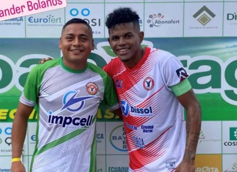 Romario Bolaños es capitán del Águilas de Santo Domingo en el fútbol no profesional.