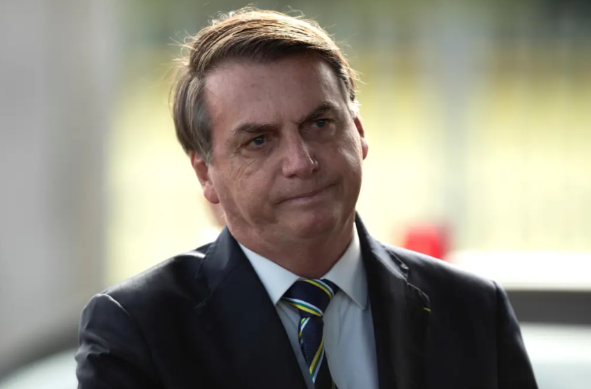 Jair Bolsonaro, acusado por apropiación indebida de joyas recibidas durante su presidencia