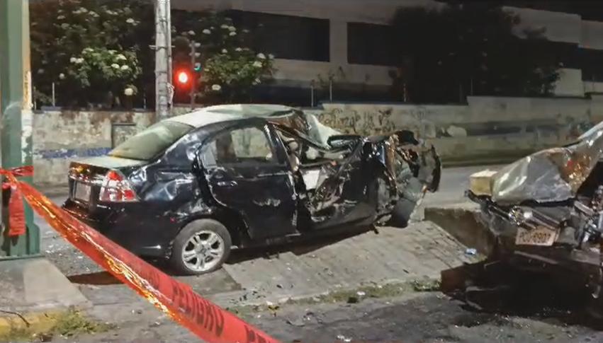Quito: aparatoso accidente de tránsito deja cuatro heridos