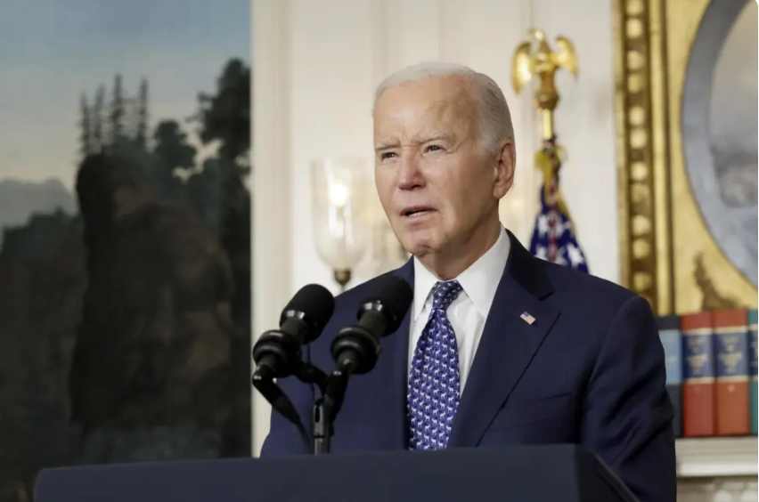 Joe Biden atrae multitudes y defiende su candidatura en Filadelfia