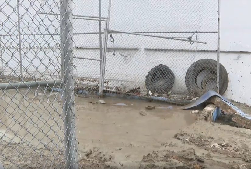 Cancha de la ciudadela luego de la explosión.