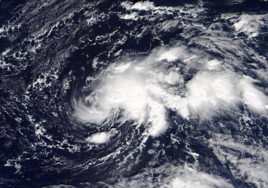 Huracán Ophelia se mueve hacia las Azores, Europa