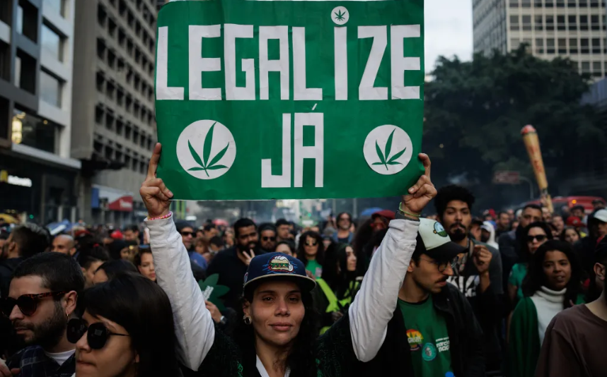 Brasil despenaliza el porte de marihuana para uso personal