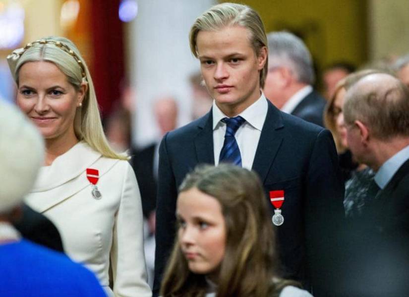 Fotografía del hijo de la princesa de Noruega, Mette-Marit