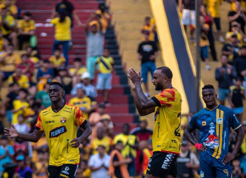 Segundo Alejandro Castillo alineó a tres futbolistas en Barcelona SC.