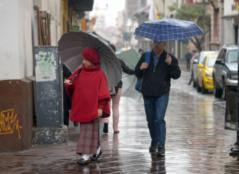 Este lunes cayó una lluvia moderada en Cuenca.