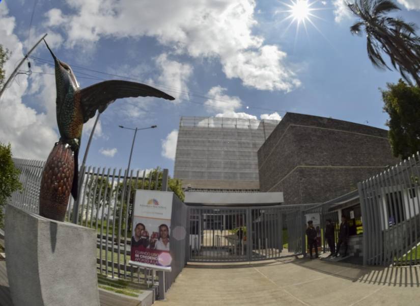 Exteriores del edificio de la Asamblea Nacional en Quito.