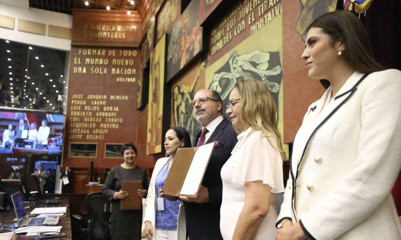 Henry Kronfle, del PSC, fue escogido como presidente de la nueva Asamblea Nacional.