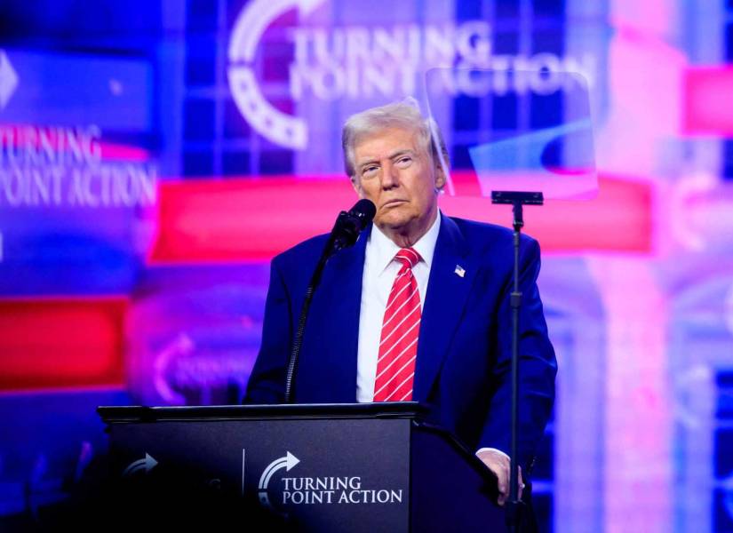 El presidente electo de Estados Unidos, Donald Trump, habla durante el festival anual AmericaFest 2024 de Turning Point en Phoenix, Arizona, el 22 de diciembre de 2024.