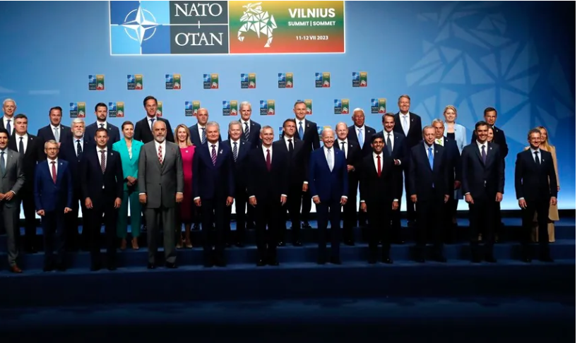 Familia de los asistentes a la cumbre de la OTAN