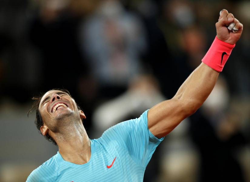 Rafael Nadal reacciona tras ganar a Novak Djokovic en el Roland Garros.