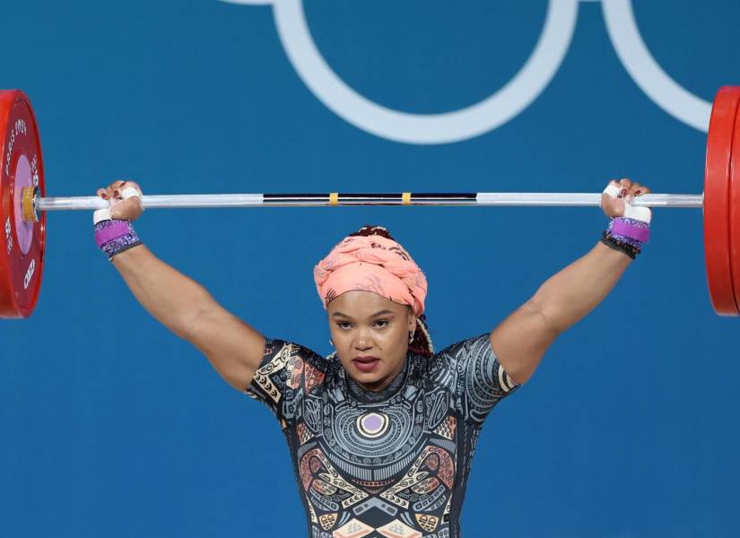 Neisi Dajomes durante su competencia en París 2024