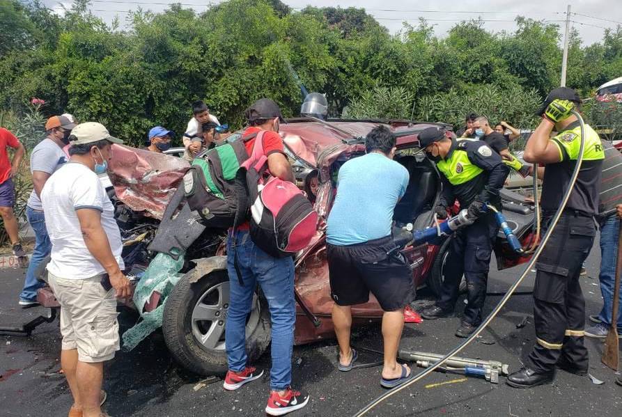 Accidente en la vía Guayaquil-Salinas deja 1 muerto y 6 heridos