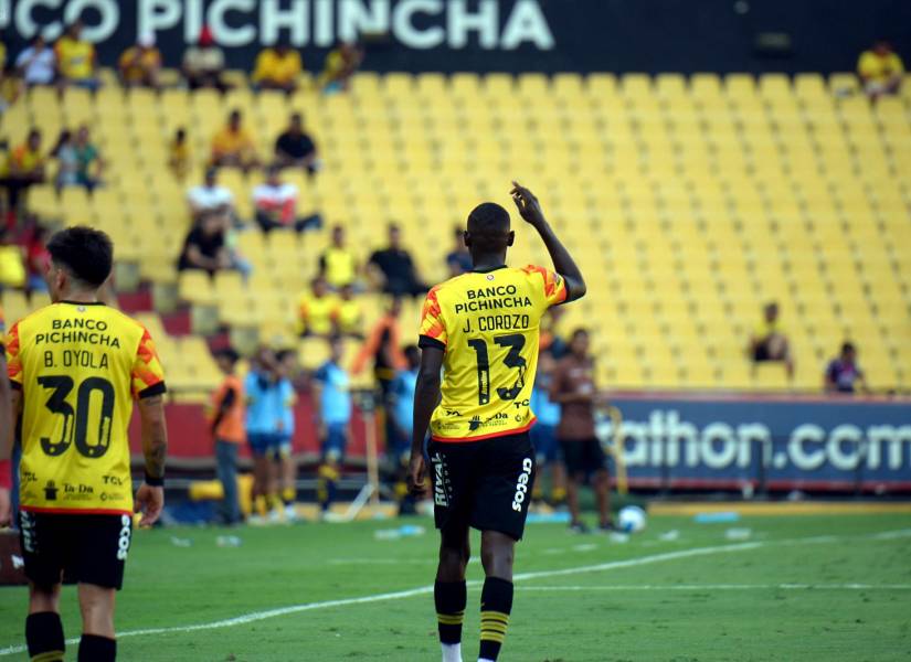 Janner Corozo anotó tres goles en la victoria 4-0 al Delfín SC.