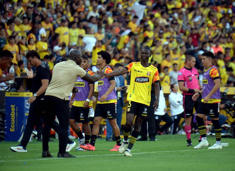 Segundo Alejandro Castillo suma una victoria y un empate en el Clásico del Astillero.