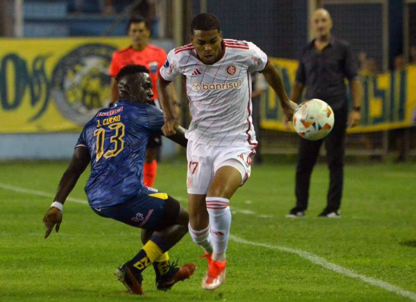 Delfín perdió 1-2 ante el Inter de Porto Alegre en su primer partido.