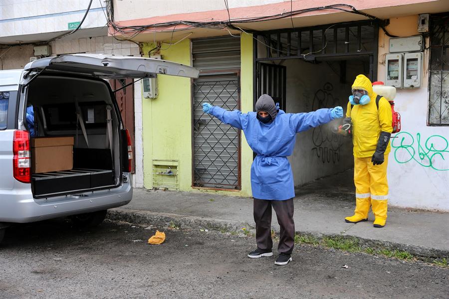Ecuador suma 854 casos por COVID este domingo