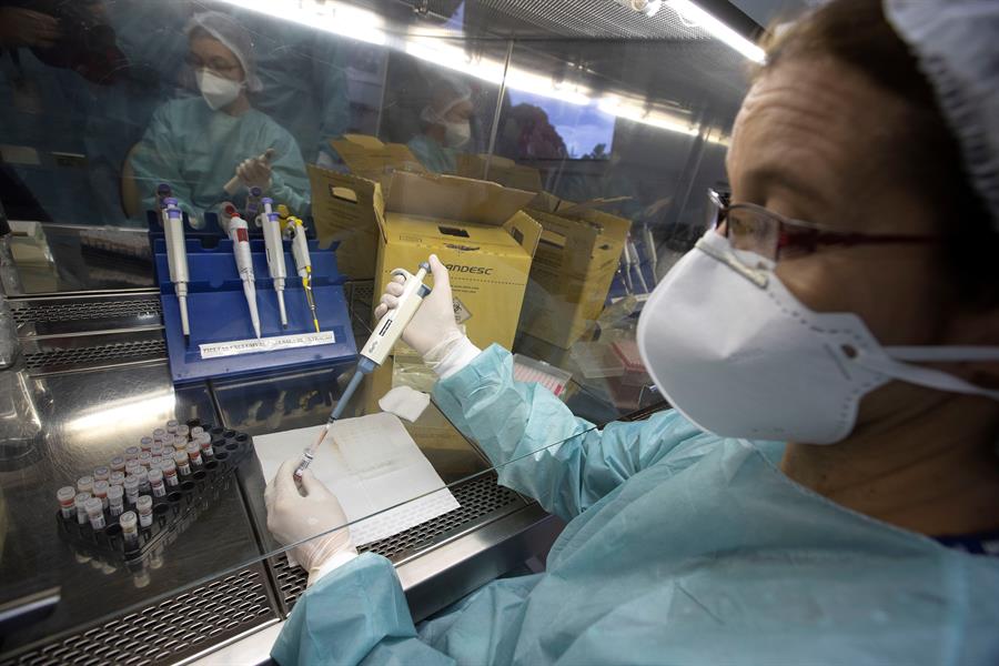 Brasil: prueban vacuna de Oxford contra el COVID-19