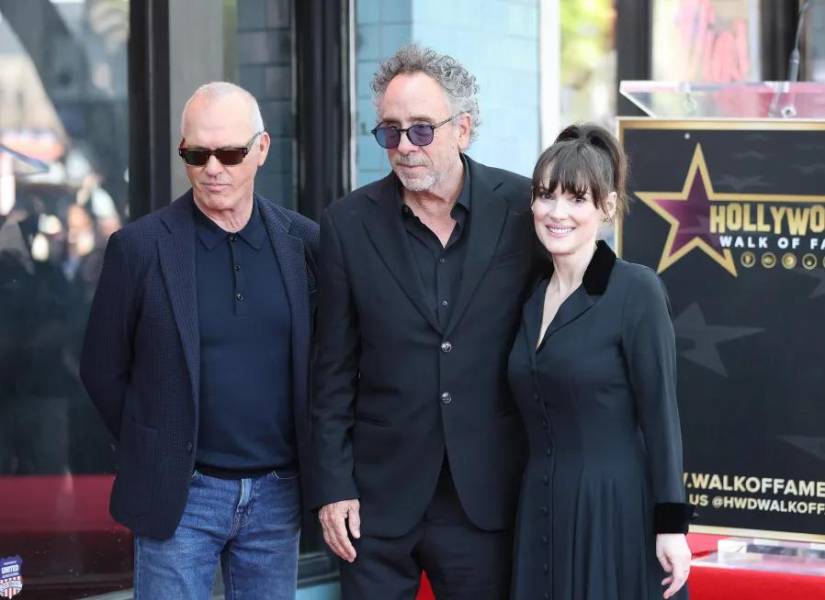 Tim Burton en el recibimiento de su estrella de la fama.