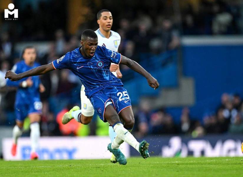 Moisés Caicedo jugó como lateral derecho su último partido con el Chelsea.