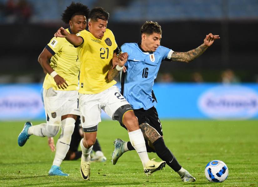 Ecuador jugó mejor en Montevideo, contra Uruguay, que en Quito contra Paraguay.