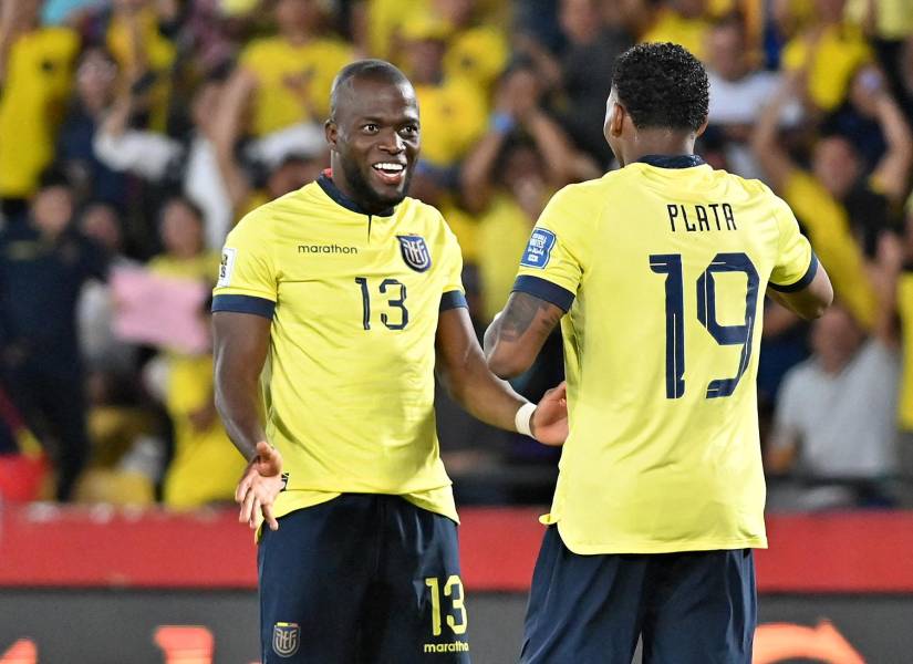 Enner Valencia y Gonzalo Plata encarrilaron la goleada de Ecuador a Bolivia en Guayaquil por 4-0.