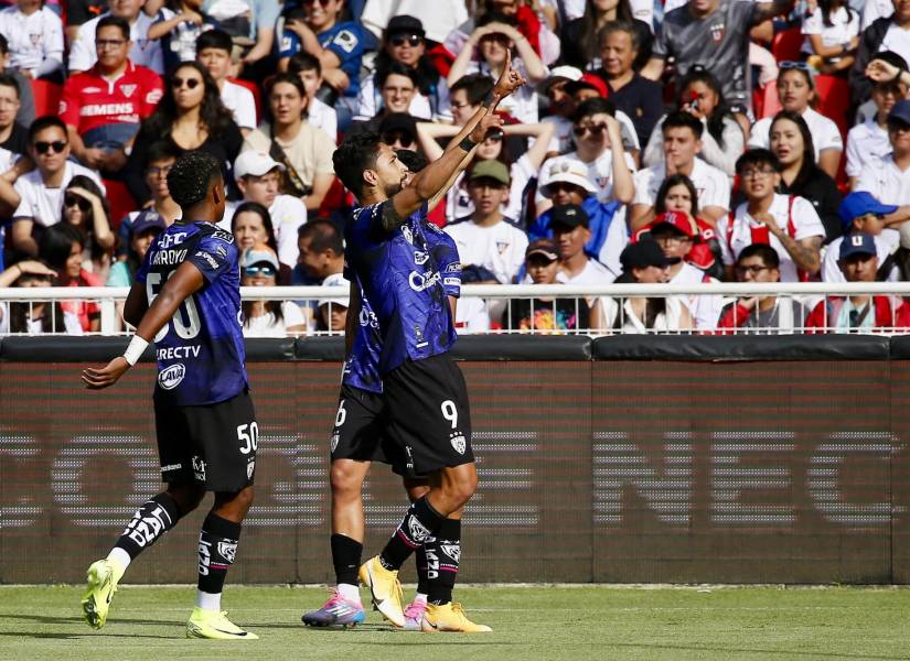 Jeison Medina celebra su gol con Independiente del Valle contra Liga de Quito