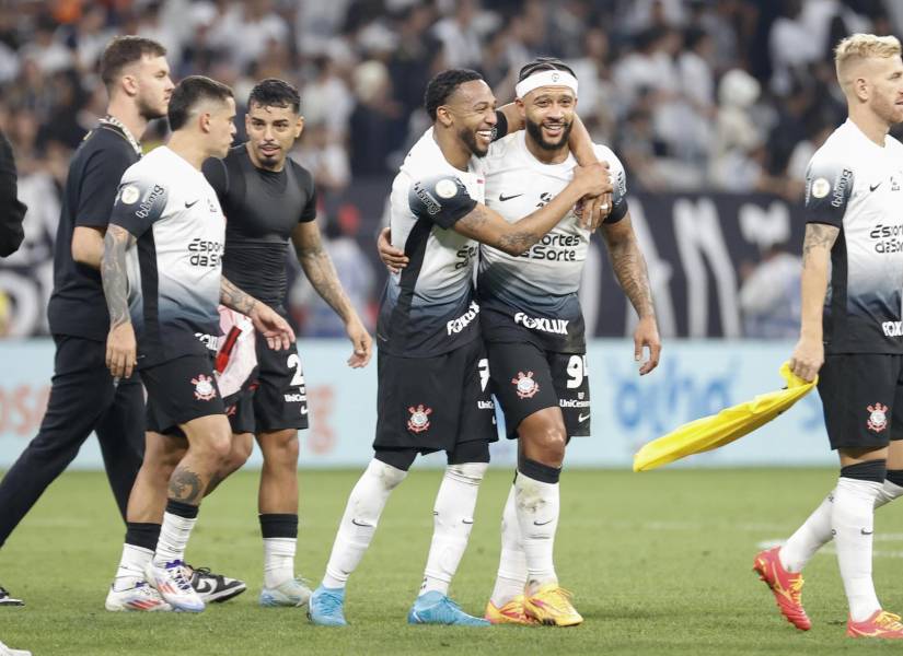 El Corinthians, de Félix Torres, ganó por 2-0 ante Fortaleza en la ida de la Copa Sudamericana.