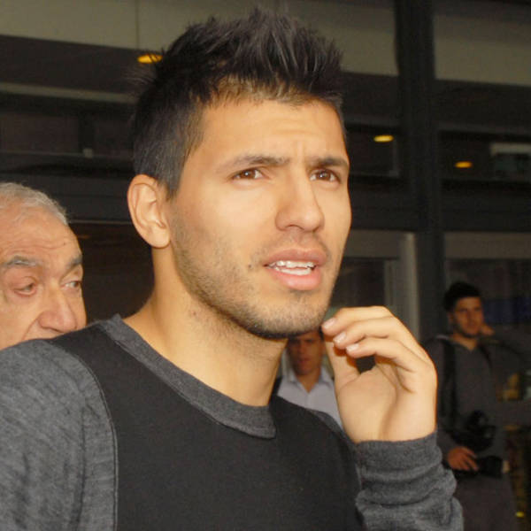 Kun Agüero No Responde A Maradona Y Pide Resolver Sus Problemas En